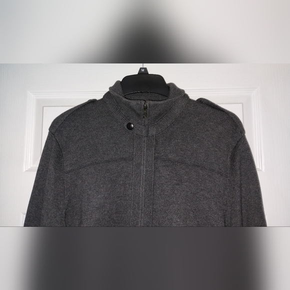 Banana Republic Brand Men's Gray Sweater - Picture 2 of 6